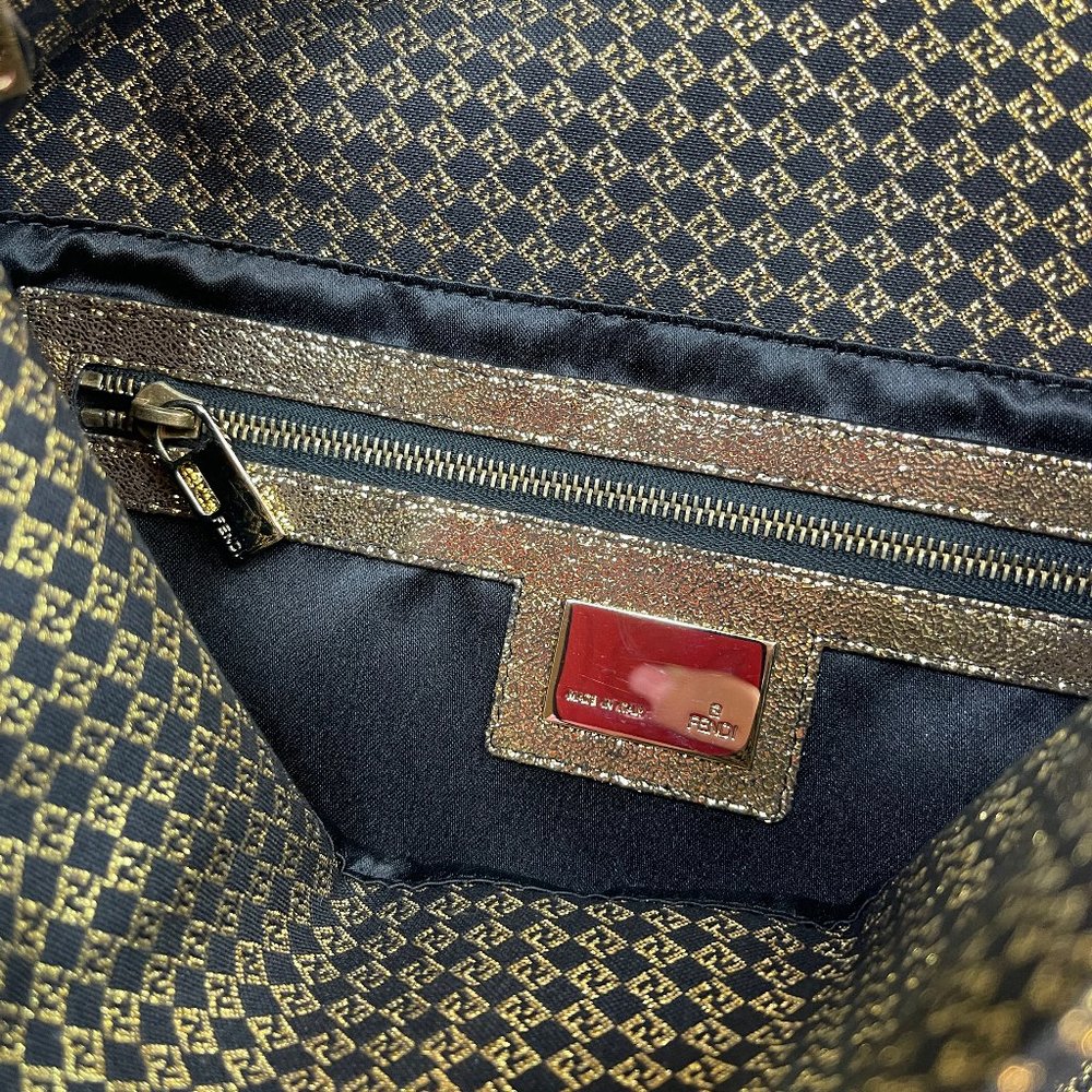 Auc New Fendi Zucchino Metallic Gold Canvas Mamma bag - Picture 4 of 17